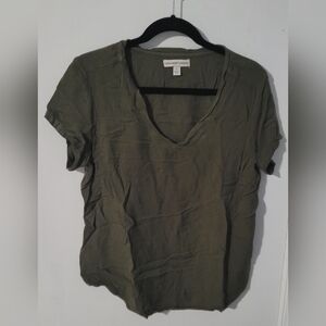 Alexander Jones Sage Short Sleeve V Neck Women's Tee Shirt Sz. Large